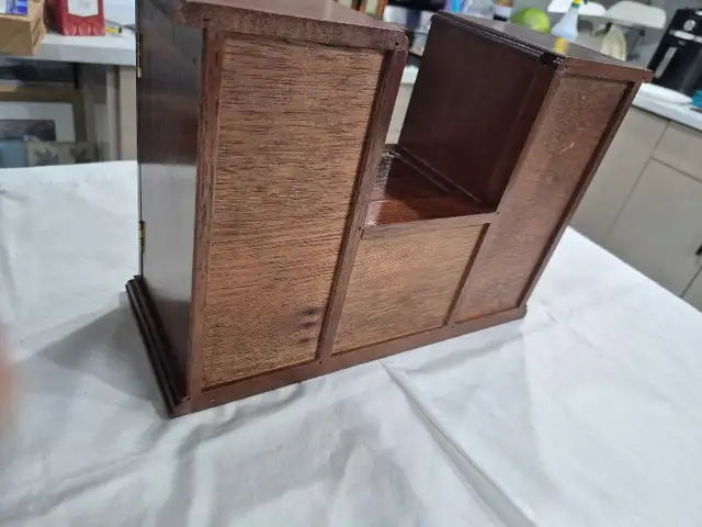 Vintage Style Wooden Jewelry Armoire Cabinet w/ Drawers & Neckl in Home Décor & Accents in City of Toronto - Image 5