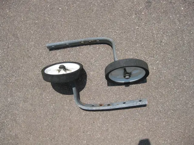 Training Wheels in Kids in London - Image 2
