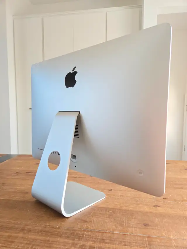 iMac Late-2013 21.5 pouces | Intel Core I5 | 8 Gb RAM | 1 Tb HDD in Desktop Computers in Laval / North Shore - Image 7