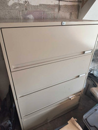 Metal file cabinet (4 drawers)