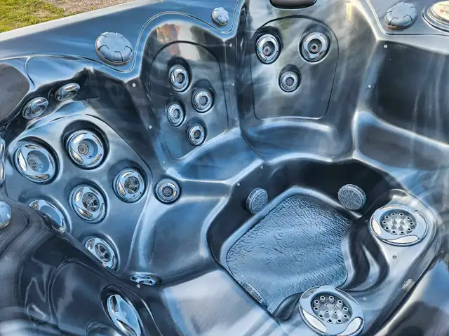hot tub (Master Spa)62863281614595124