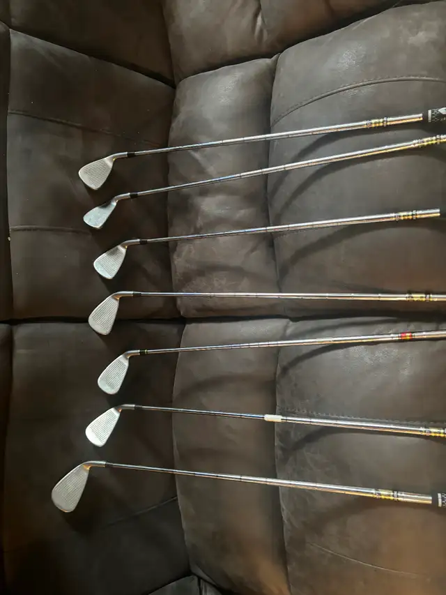Men’s left handed Nike irons in Golf in Bedford - Image 4