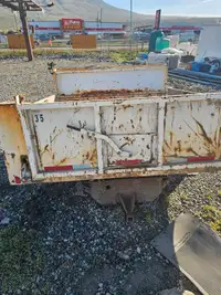 Dump box