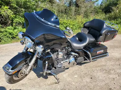 08 HD ultra classic excellent shape 62000 km will be sold certified. $10000. Possibly interested in...