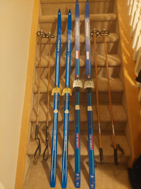 190cm & 205cm Cross Country skis w/bamboo ski poles, great shape