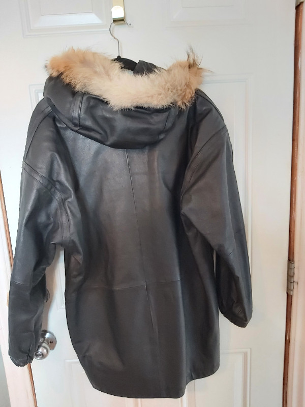 Beautiful & Warm Ladies Hooded Fur & Leather Winter Coat Size M in Women's - Tops & Outerwear in Saint John - Image 3