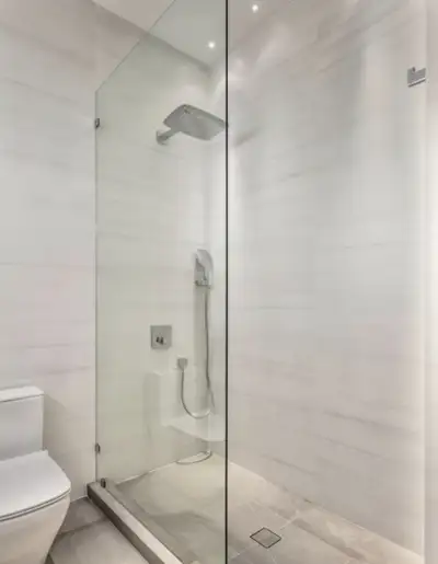 2-3 minutes walking distance to Calgary NW bus stations, and 5-7 minutes walking distance to Calgary...