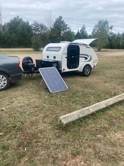 Little Guy 5 Wide Teardrop c/w solar power, new battery, 2- burner propane stove, TV, stereo, queen...