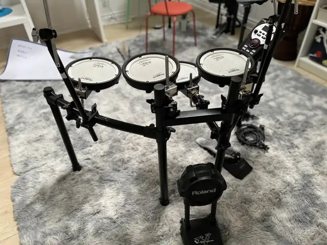 Roland TD-11KV Electronic Drum Kit Excellent Condition in Drums & Percussion in City of Toronto - Image 4