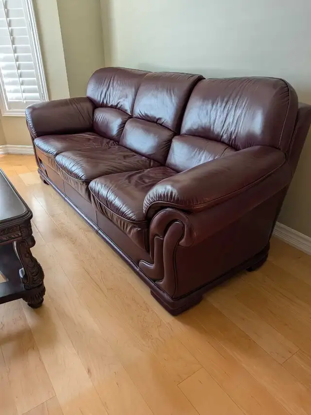 Leather Sofa Set and Coffee Table in Multi-item in Stratford - Image 5