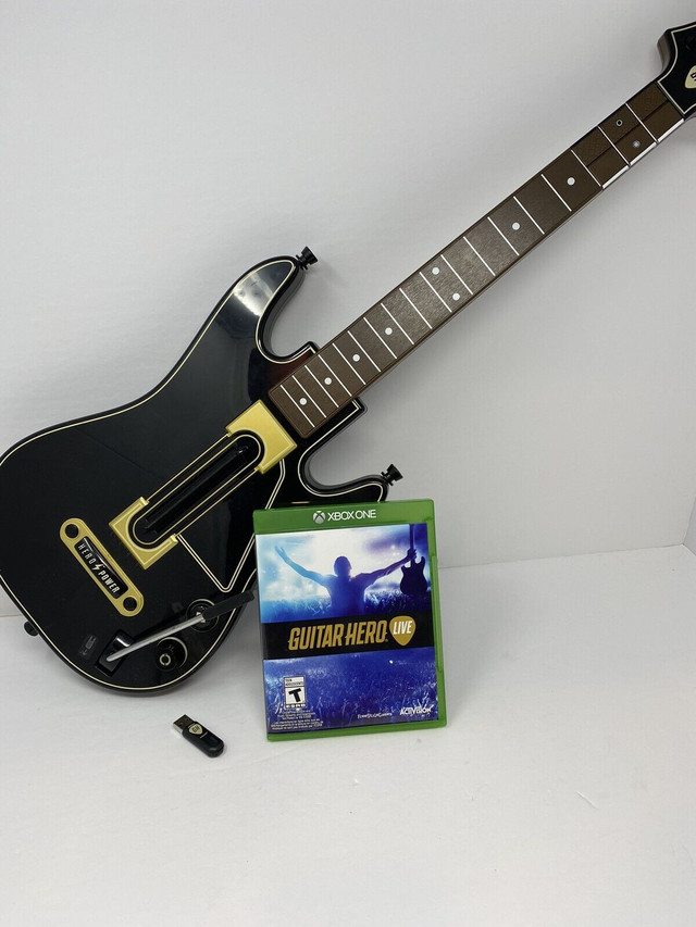 Xbox One Guitar Hero Live - Guitar, Game and DONGLE dans XBOX One  à Cambridge