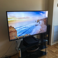 RCA 55” tv clean 