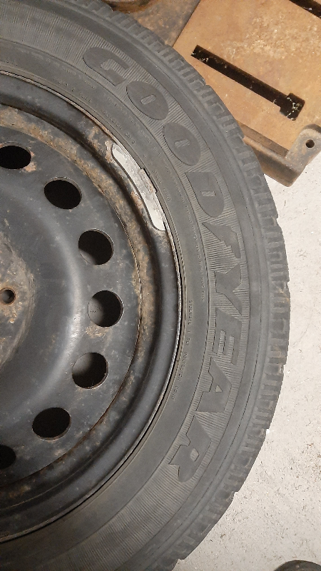 Winter tires 215 65 R17 - Goodyear in Tires & Rims in City of Toronto - Image 6