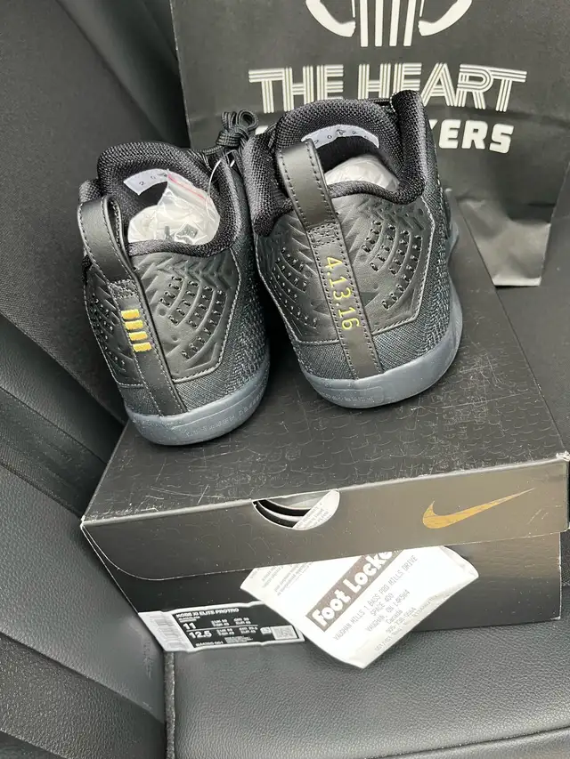 SIZE 10, 11 US - KOBE 11 ELITE LOW BLACK GOLD 2026  in Men's Shoes in Markham / York Region - Image 3