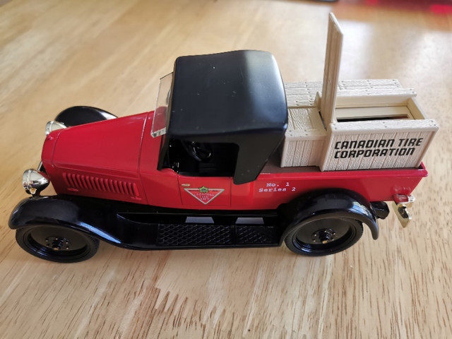 Canadian Tire diecast 1922 Studebaker big six pick up in Toys & Games in Peterborough - Image 3