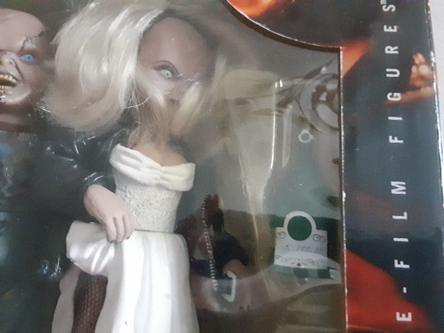 CHUCKY – CHUCKY AND TIFFANY DELUXE BOX SET in Arts & Collectibles in Markham / York Region - Image 3