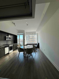 10ft ceiling 850sqft new condo available in midtown