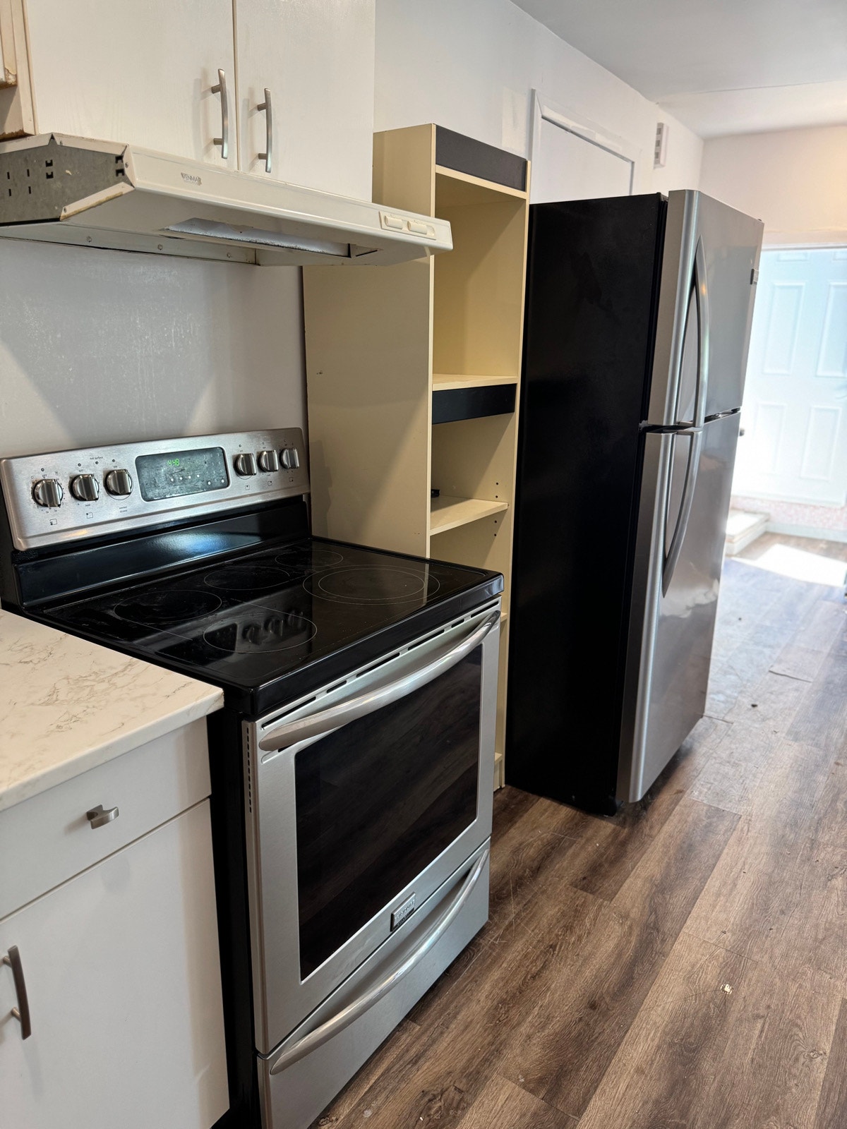 Grand 4½, 2 ch., Viau/Jean-Talon, électros inclus, disponible — photo 3