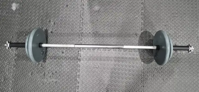 Weights and barbell414907277855303682