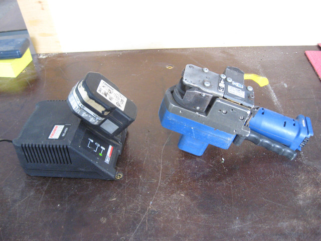 Plastic Strapping Tool Fromm in Hand Tools in Kitchener / Waterloo - Image 3