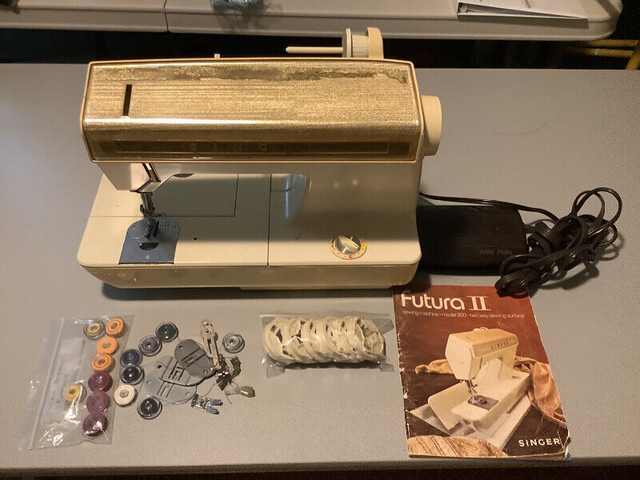 Singer Futura II, model 920 sewing machine in Hobbies & Crafts in St. Catharines