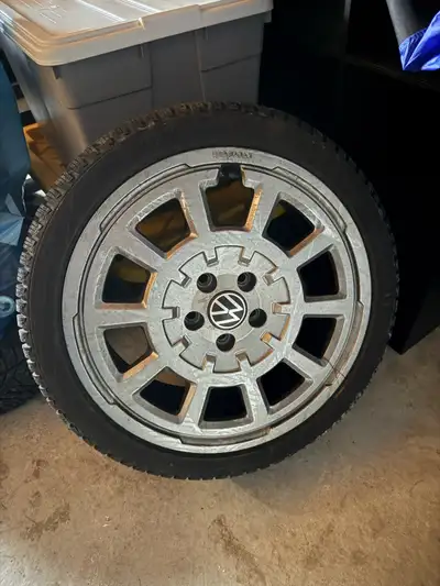 1 season old, excellent condition. Fits Audi and VW . 18” rims