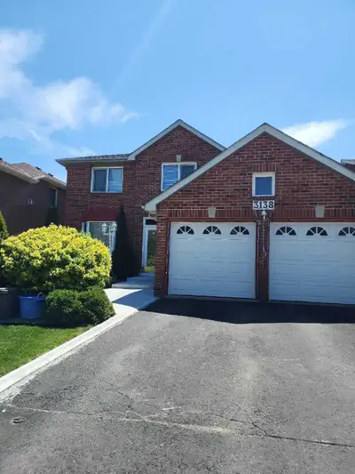 Rooms are upstairs of a 4 bedroom fully detached two-storey 3,000 square ft. house. Keyed entrance b...
