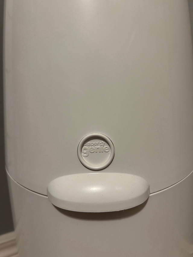Diaper Genie diaper pail - white  in Bathing & Changing in Leamington - Image 3
