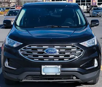 2020 Ford Edge SEL, 2.0T, 4 cylinders with black interior, keyless entry and push botton start with...