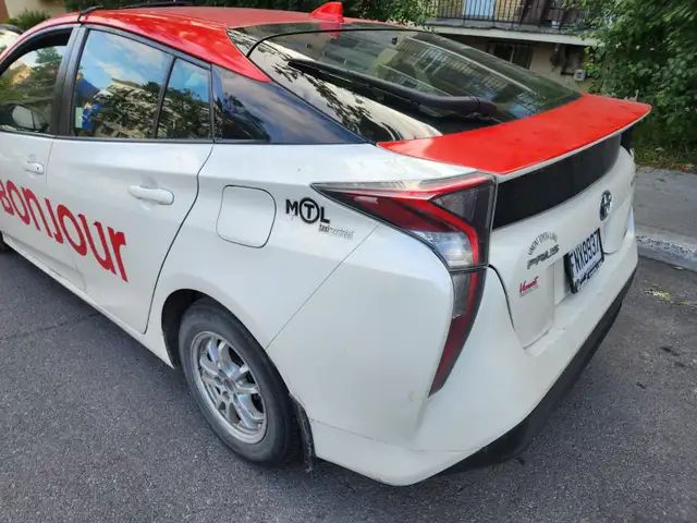 Toyota Prius 2017556564801861068802