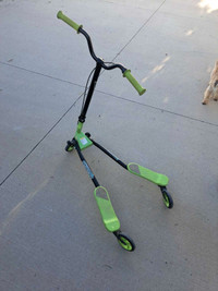 Wiggle scooter 