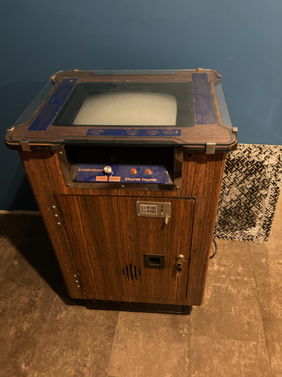 Arcade machine with two games built in. Invico! is a Space Invaders clone. Head-On2 is a maze type g...