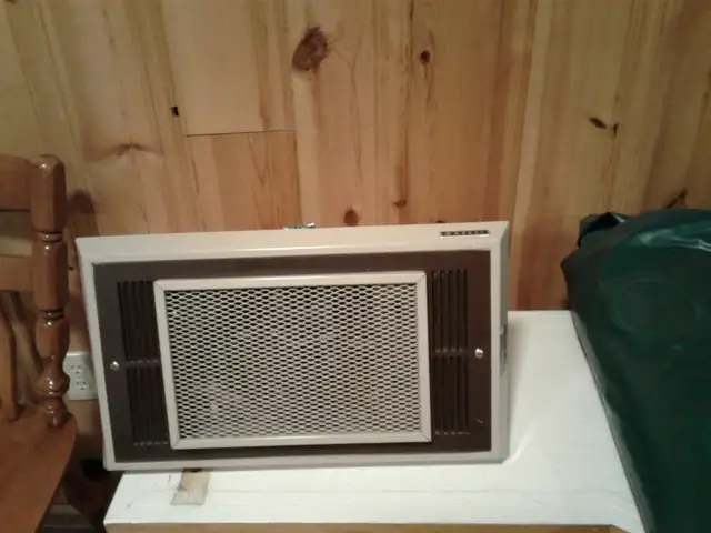 chaufrette 220  amperes avec ventilateur in Fireplace & Firewood in Lévis - Image 2