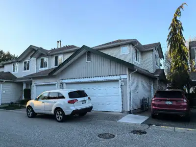 Looking for a very neat and clean property with tons of space! Bright House with 5 bedrooms + 4 wash...