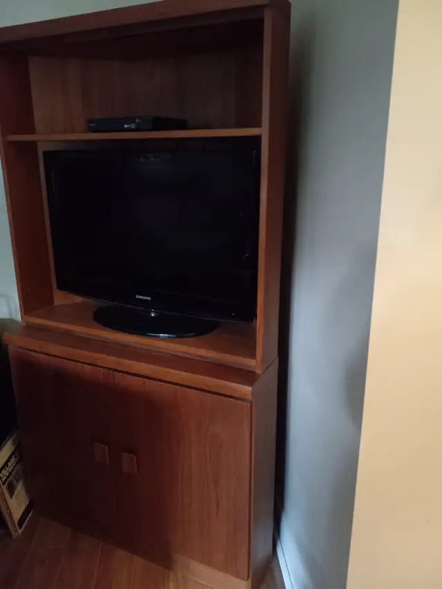 Teak corner cabinet/hutch in Hutches & Display Cabinets in Kitchener / Waterloo - Image 3