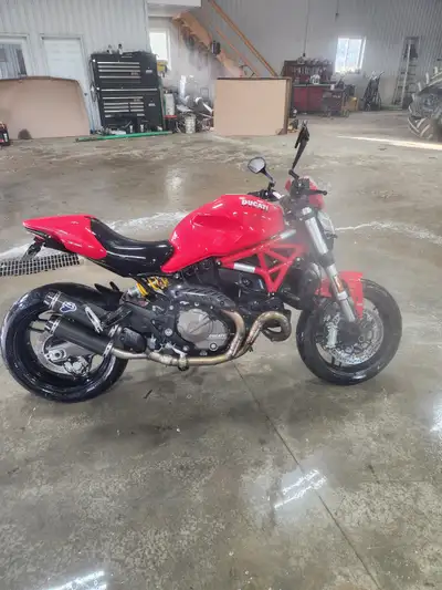 Ducati monster 821 2017 5500kms Immaculate Dropped foot pegs Mirror extentions After market exhaust...
