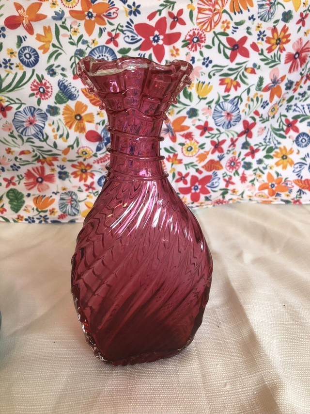 New Antique Handmade and Blown Glass Red and Blue Vases  in Arts & Collectibles in Kingston - Image 3