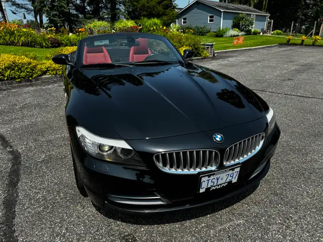 2011 BMW Z4 convertible in Cars & Trucks in Barrie - Image 3