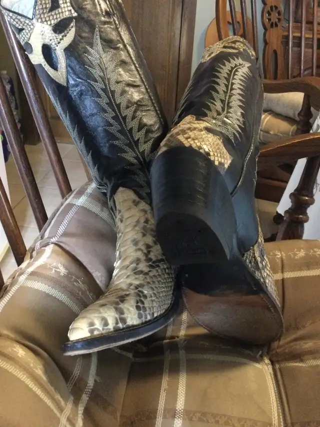 Genuine Leather and Snake Womens Cowboy Boots in Women's - Shoes in Chatham-Kent - Image 4