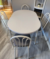 White Kitchen Table with leaf and 4 Chairs