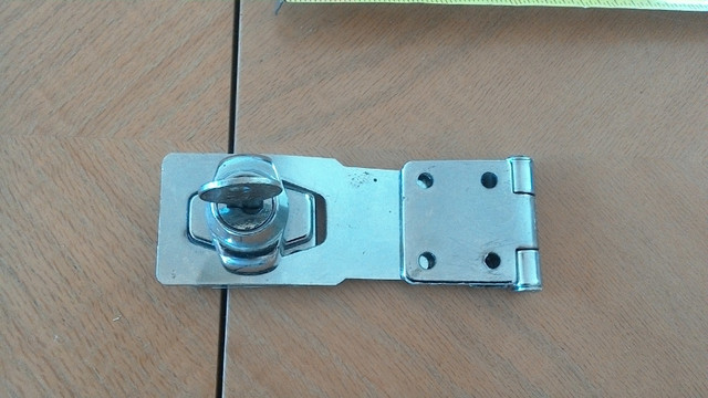Barrure pour porte chromée 6 pouces avec 1 clé (221223-PS) dans Autre  à Laval/Rive Nord - Image 3