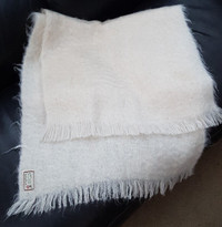Andrew Stewart Châle Étole Mohair and Wool ivory shawl/wrap