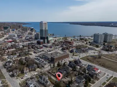 Excellent Opportunity In Barrie’s Booming Downtown Core! Sought-After Location Near The Waterfront,...