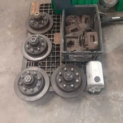 Complete Electric over hydraulic disc brake kit for tandem axle. Dexter/Kodiak 8K system. New take o...