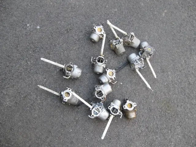 25 carburateur briggs & stratton original 305cc & 342cc - hiver in Snowblowers in Laval / North Shore - Image 3