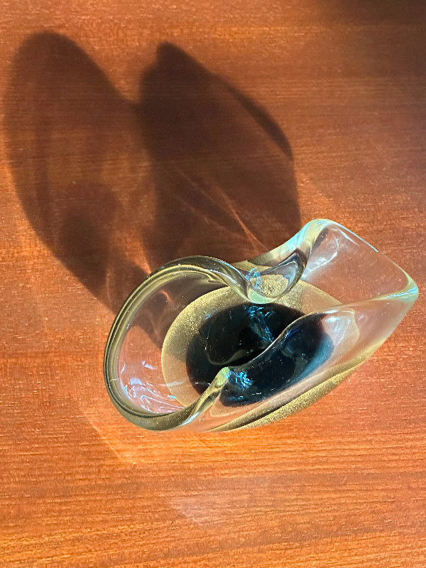 VASE PLAT EN VERRE SOUFFLÉ BLOWN GLASS RÉTRO VINTAGE MID CENTURY dans Art et objets de collection  à Ville de Montréal - Image 2