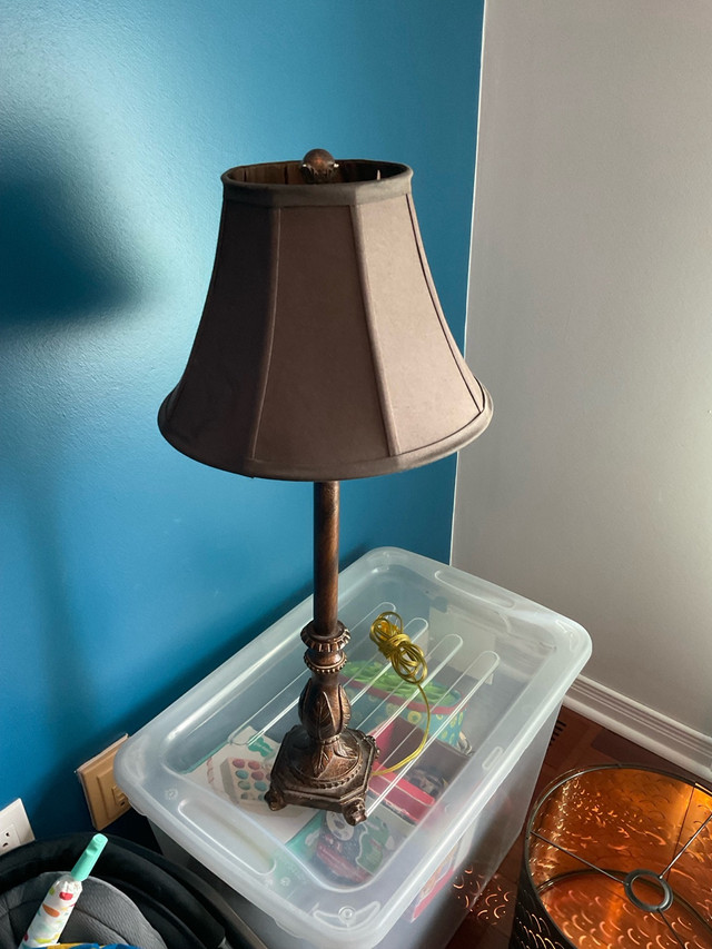 Lampe de table vintage dans Éclairage intérieur et plafonniers  à Laval/Rive Nord - Image 2