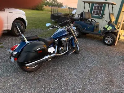 2011 V-Star 950 16,000km OEM Hard Saddle bags installed by dealer(1200.00) Quick release Switchblade...
