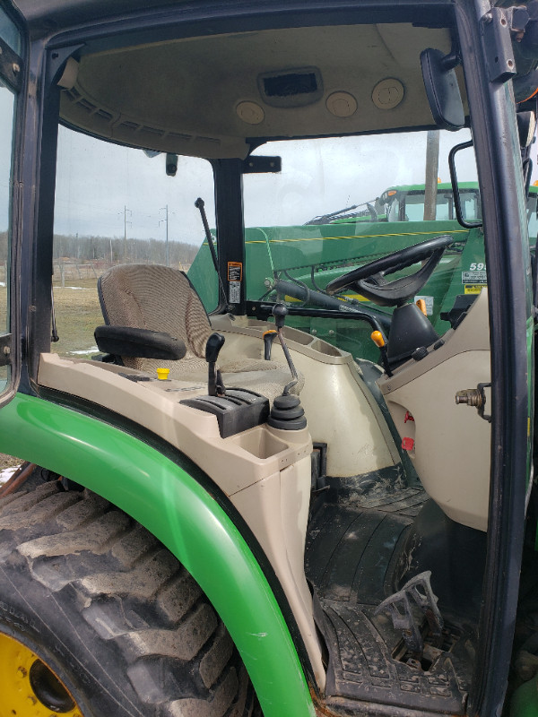 TRACTEUR JOHN DEERE 3320 in Farming Equipment in Ottawa - Image 4