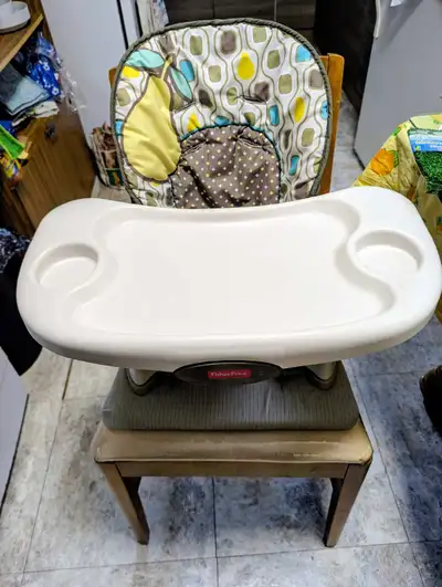Baby/Child Booster Seat with Tray - FISHER PRICE, View more